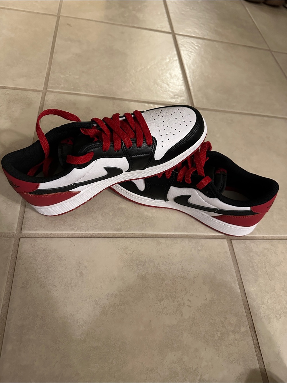 Air Jordan 1 low OG ‘Black Toe’